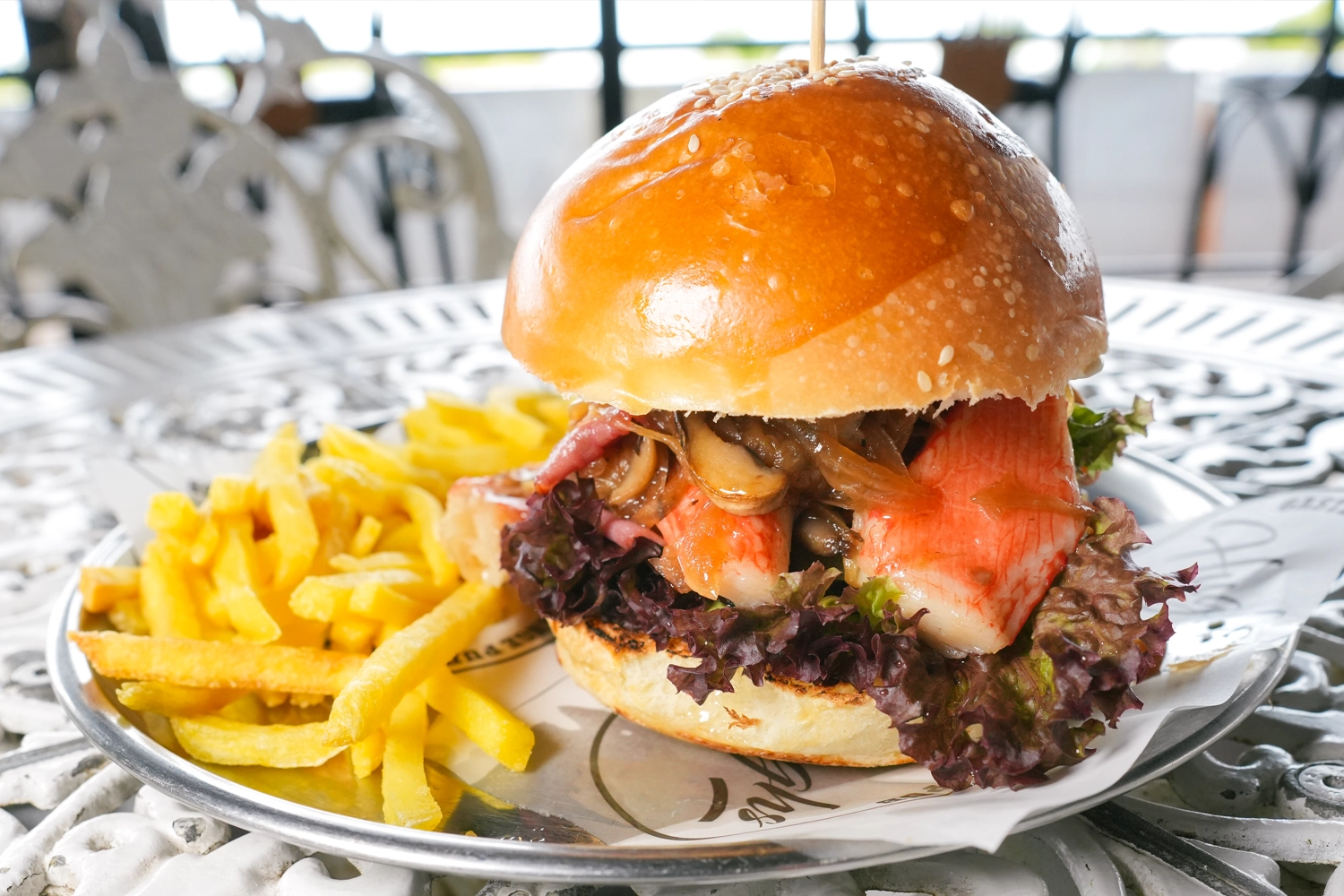 DENİZ MAHSÜLLÜ BURGER