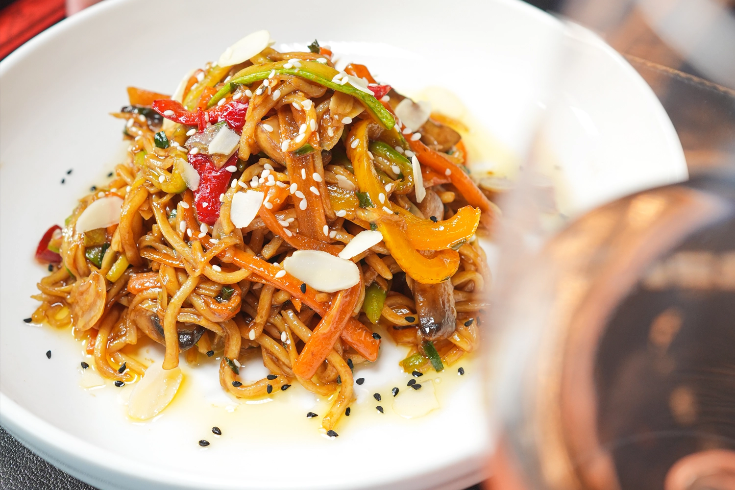 SEBZELİ NOODLE