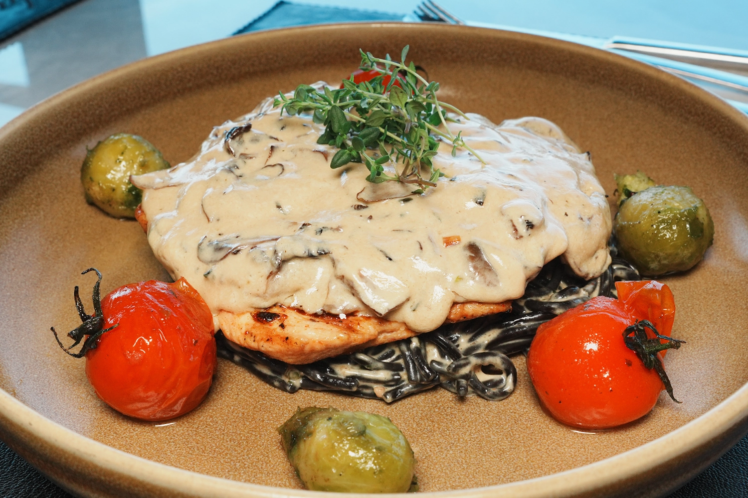 Black spagettili Chicken Mushroom